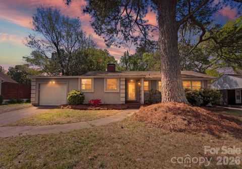Photo of 1136 E Woodlawn Road, Charlotte, NC 28209 (MLS # 4361588)