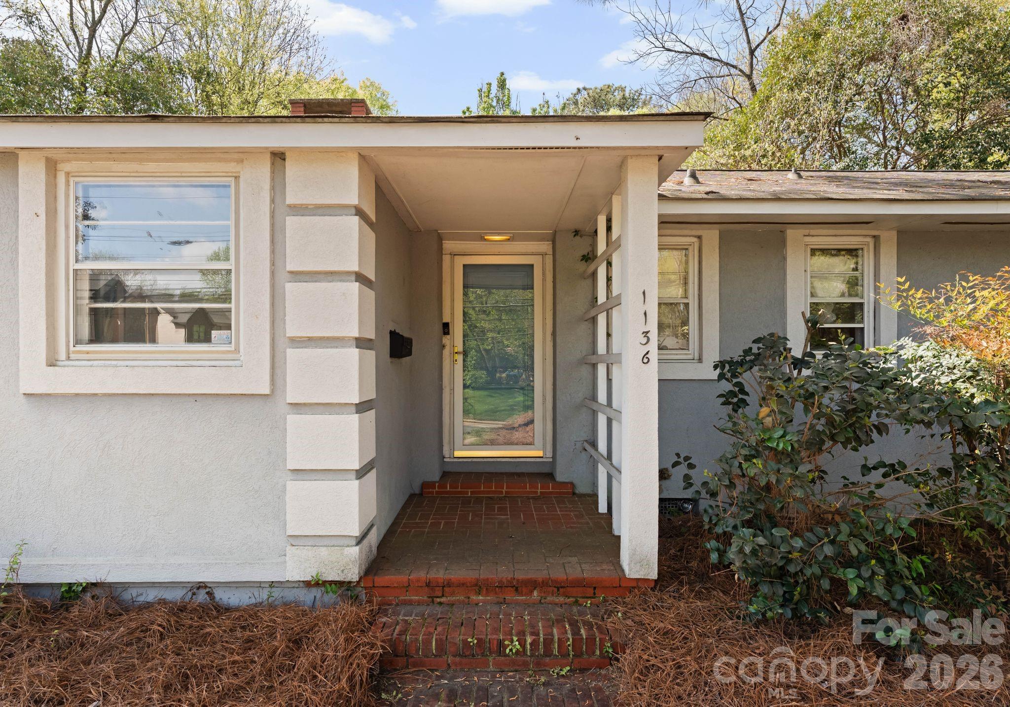 1136 E Woodlawn Road