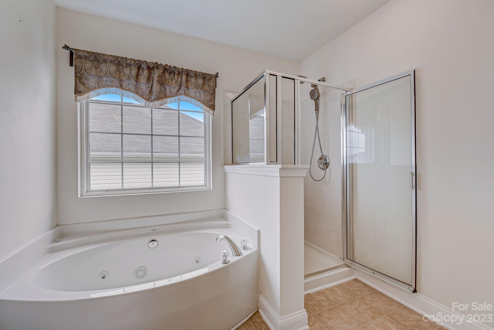 Hamilton Lakes - Residential