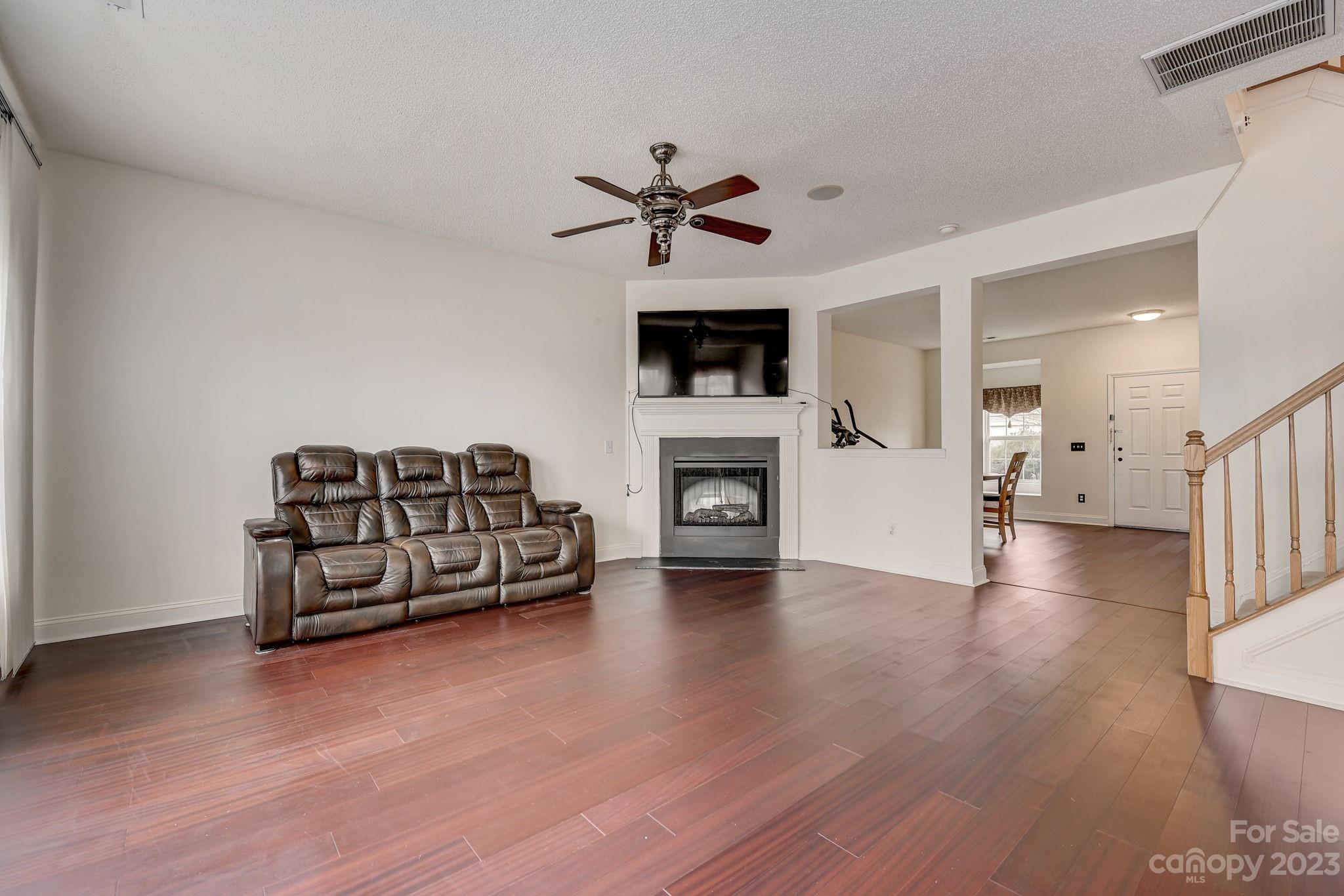 Hamilton Lakes - Residential