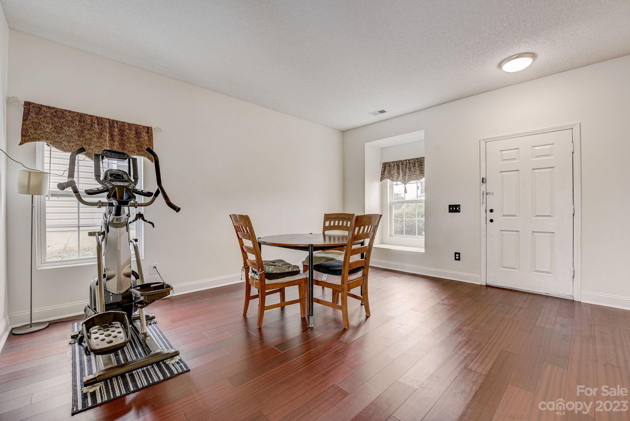 Hamilton Lakes - Residential