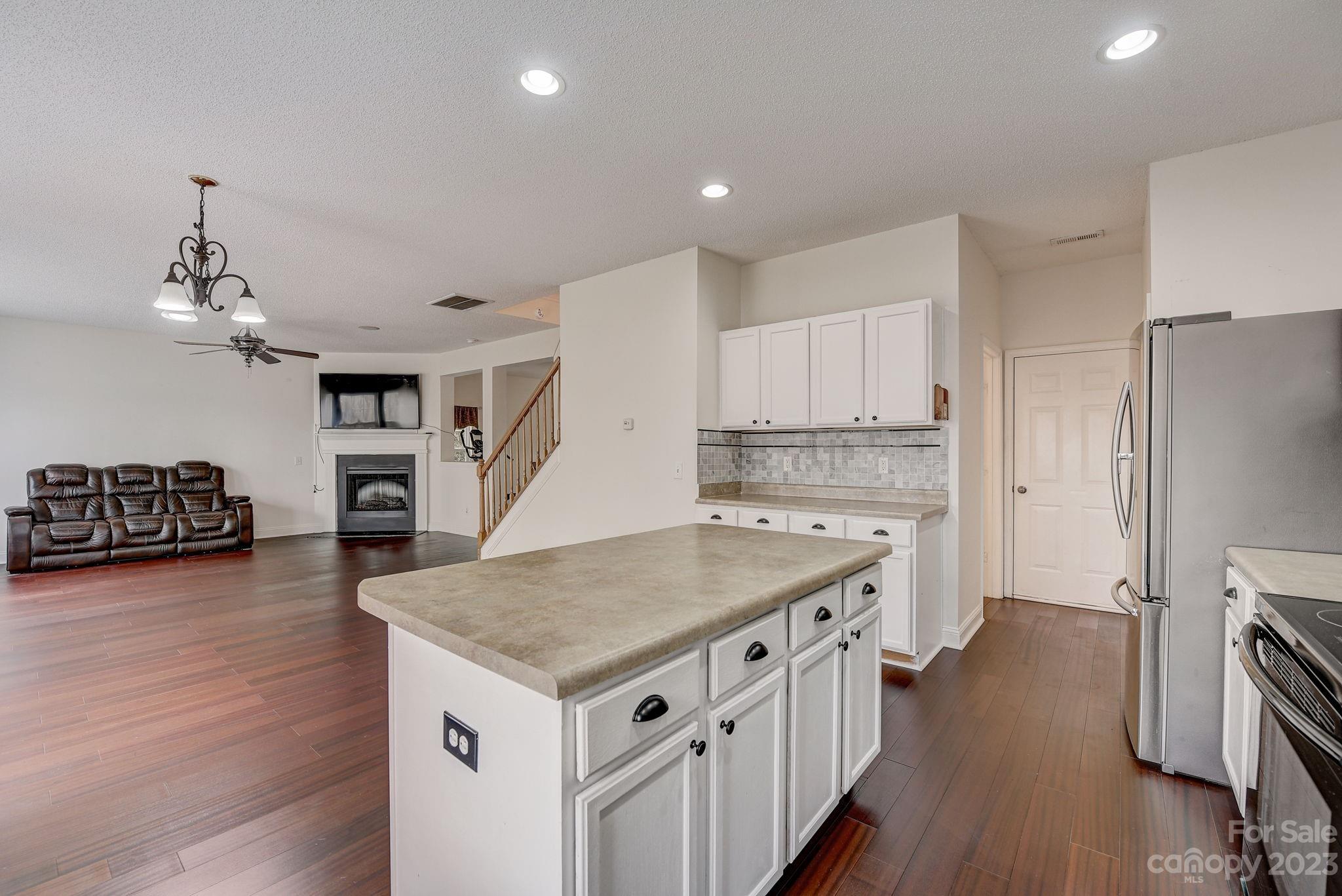 Hamilton Lakes - Residential