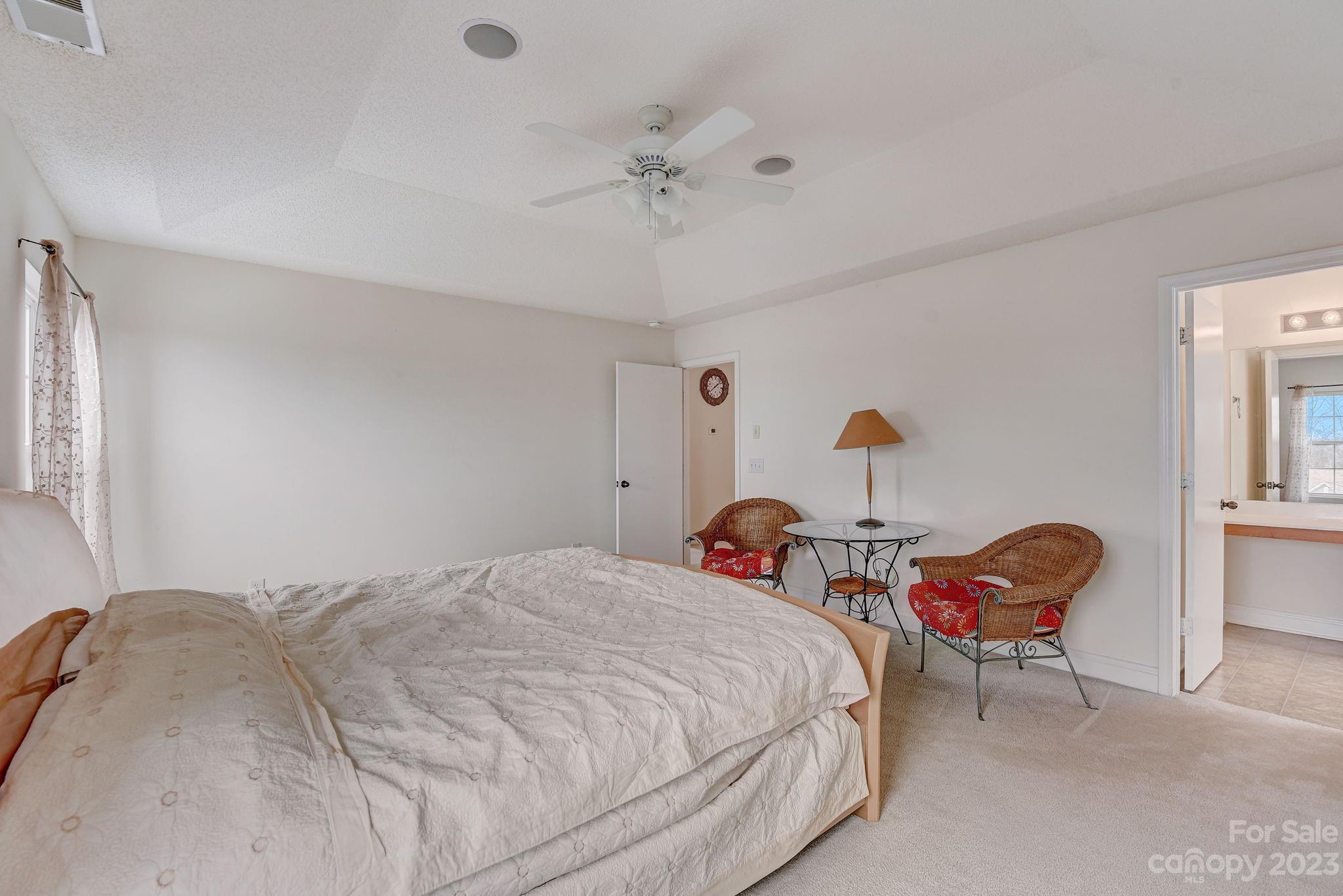 Hamilton Lakes - Residential