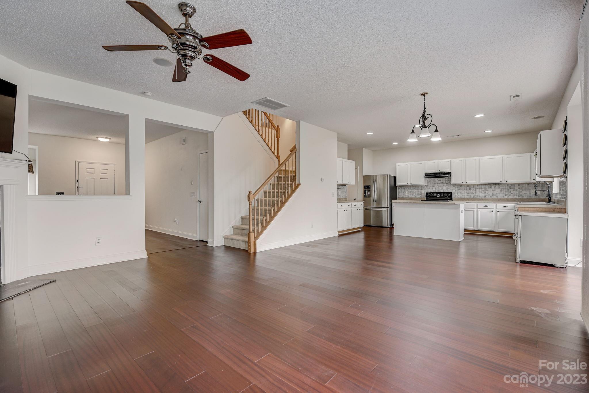 Hamilton Lakes - Residential