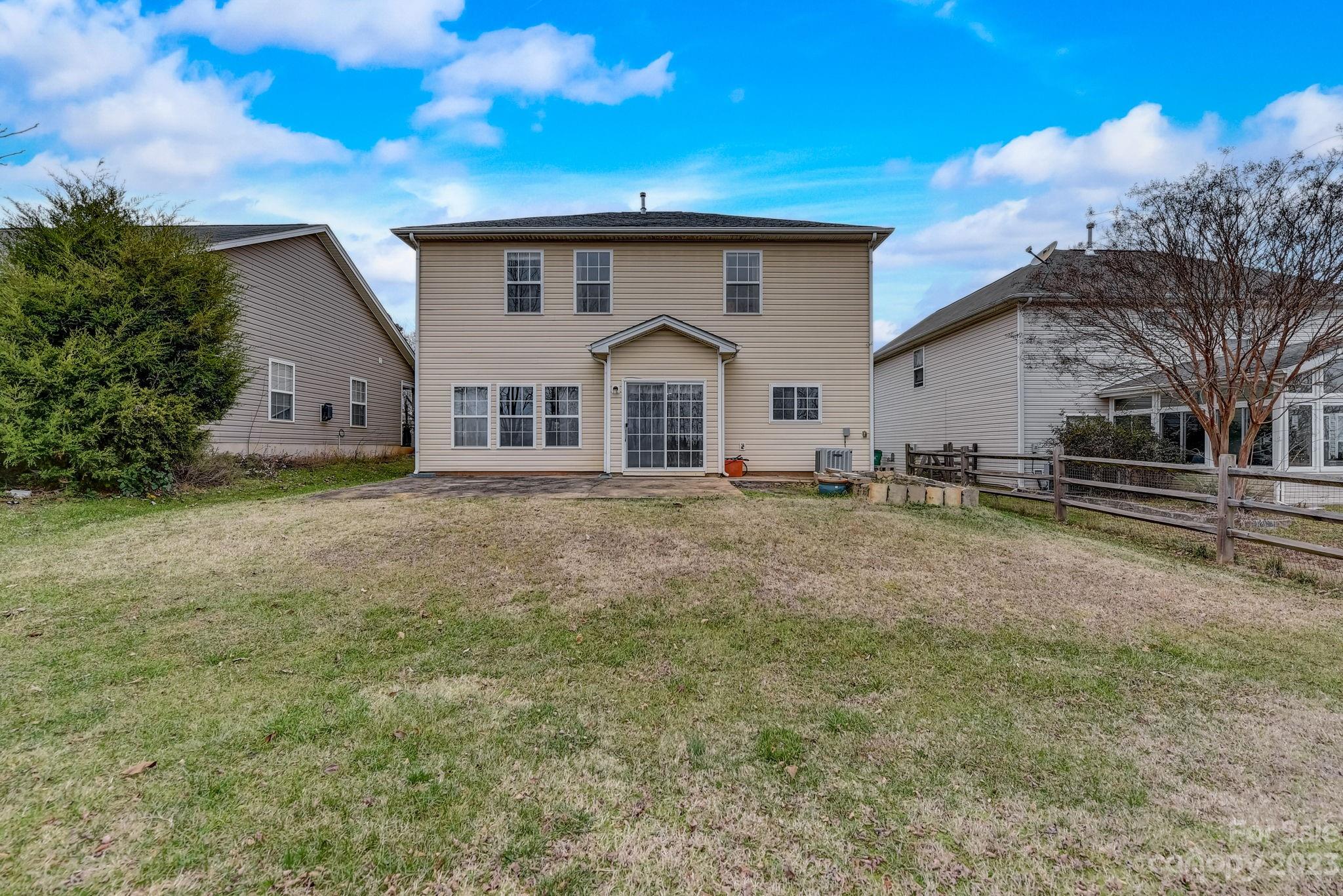 Hamilton Lakes - Residential