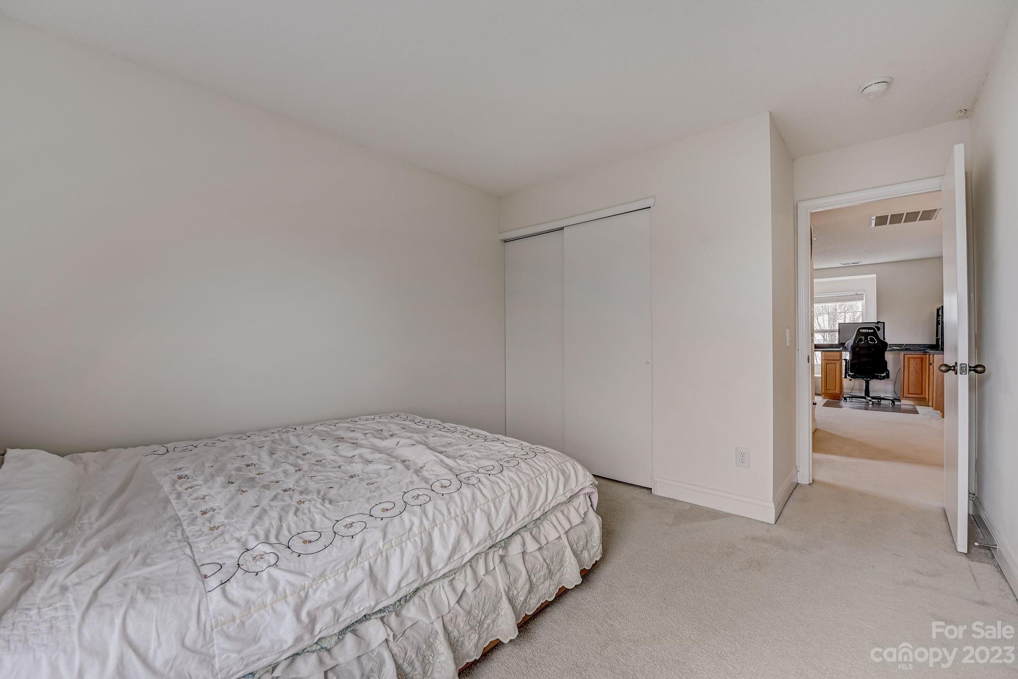 Hamilton Lakes - Residential