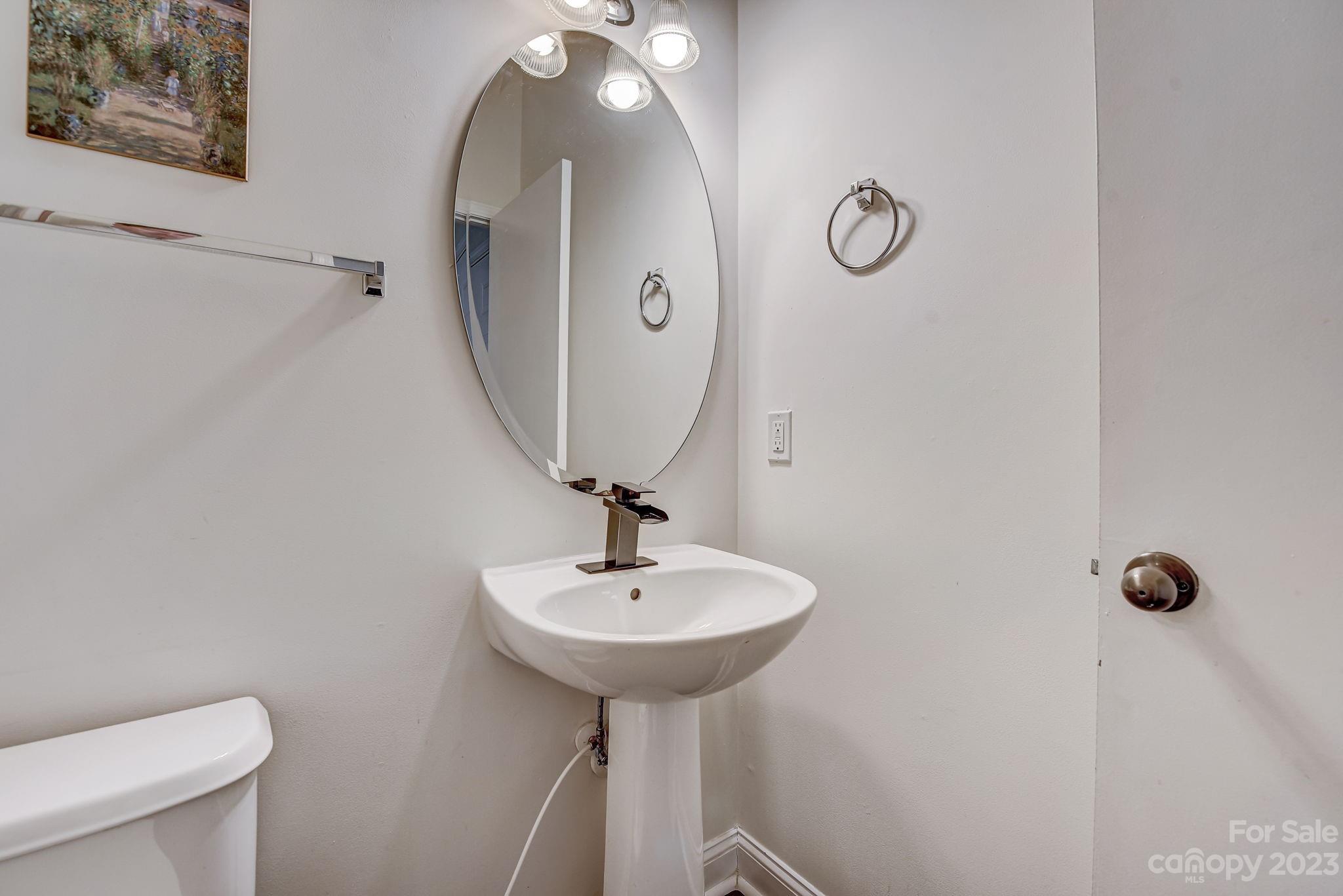 Hamilton Lakes - Residential