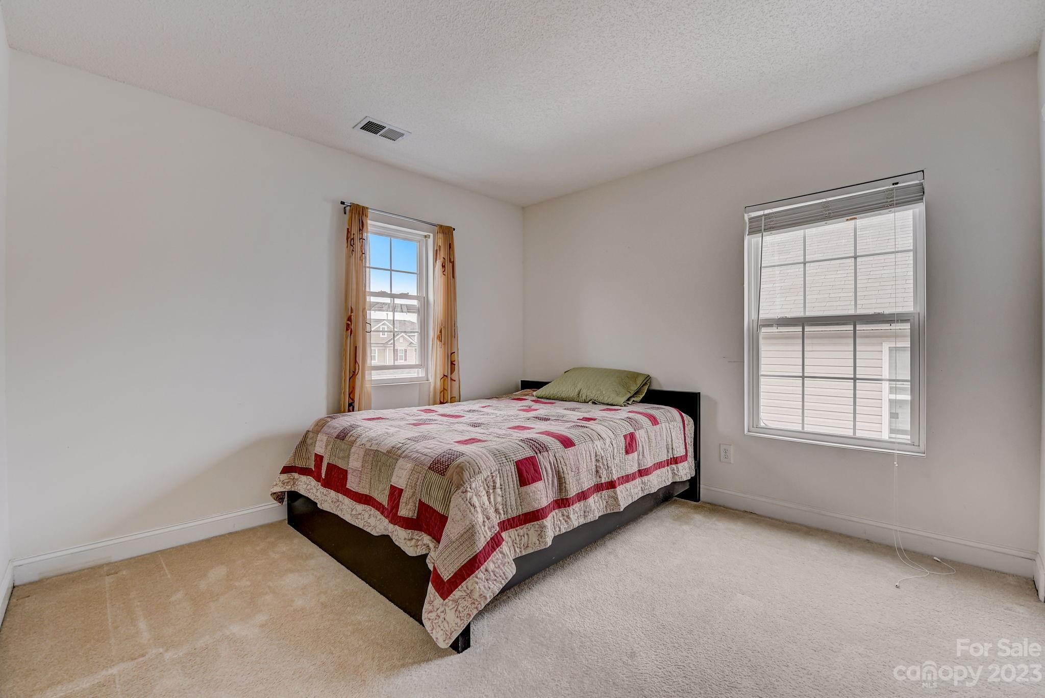 Hamilton Lakes - Residential