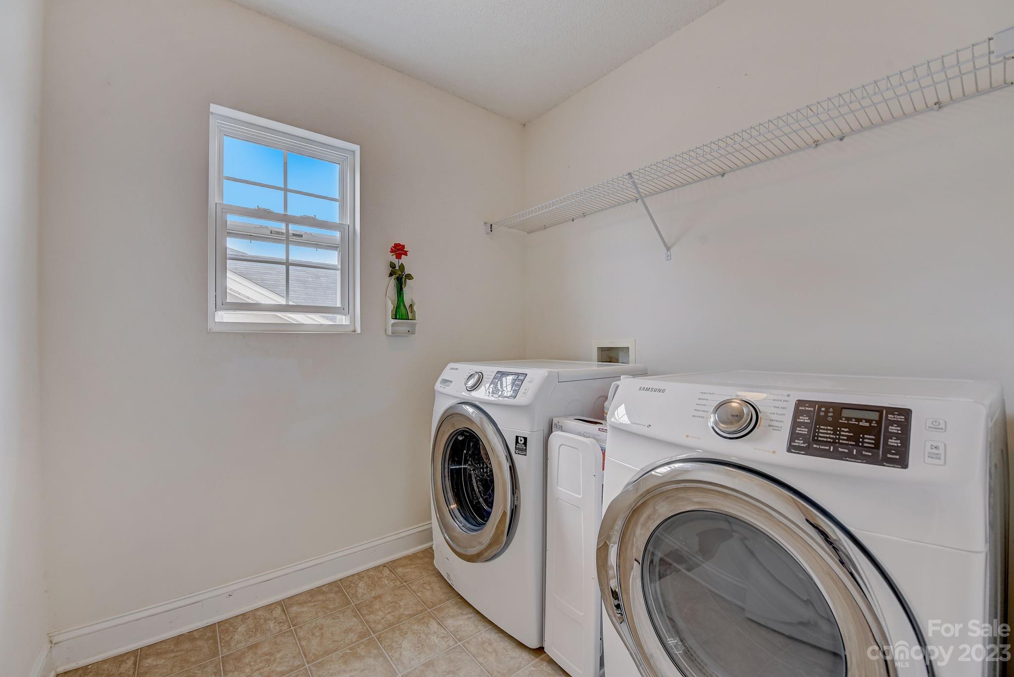 Hamilton Lakes - Residential