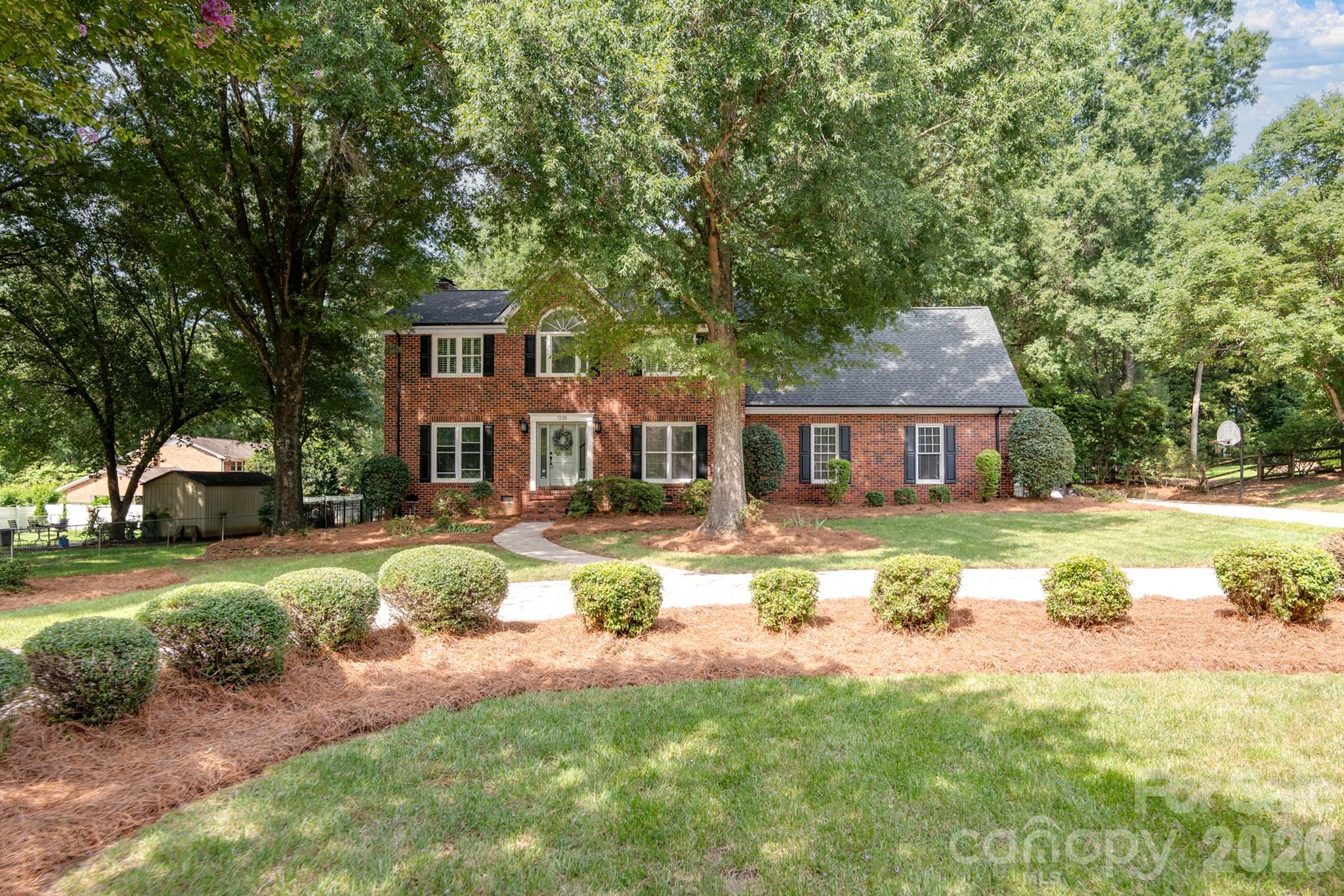 1228 12th Fairway Drive NW
