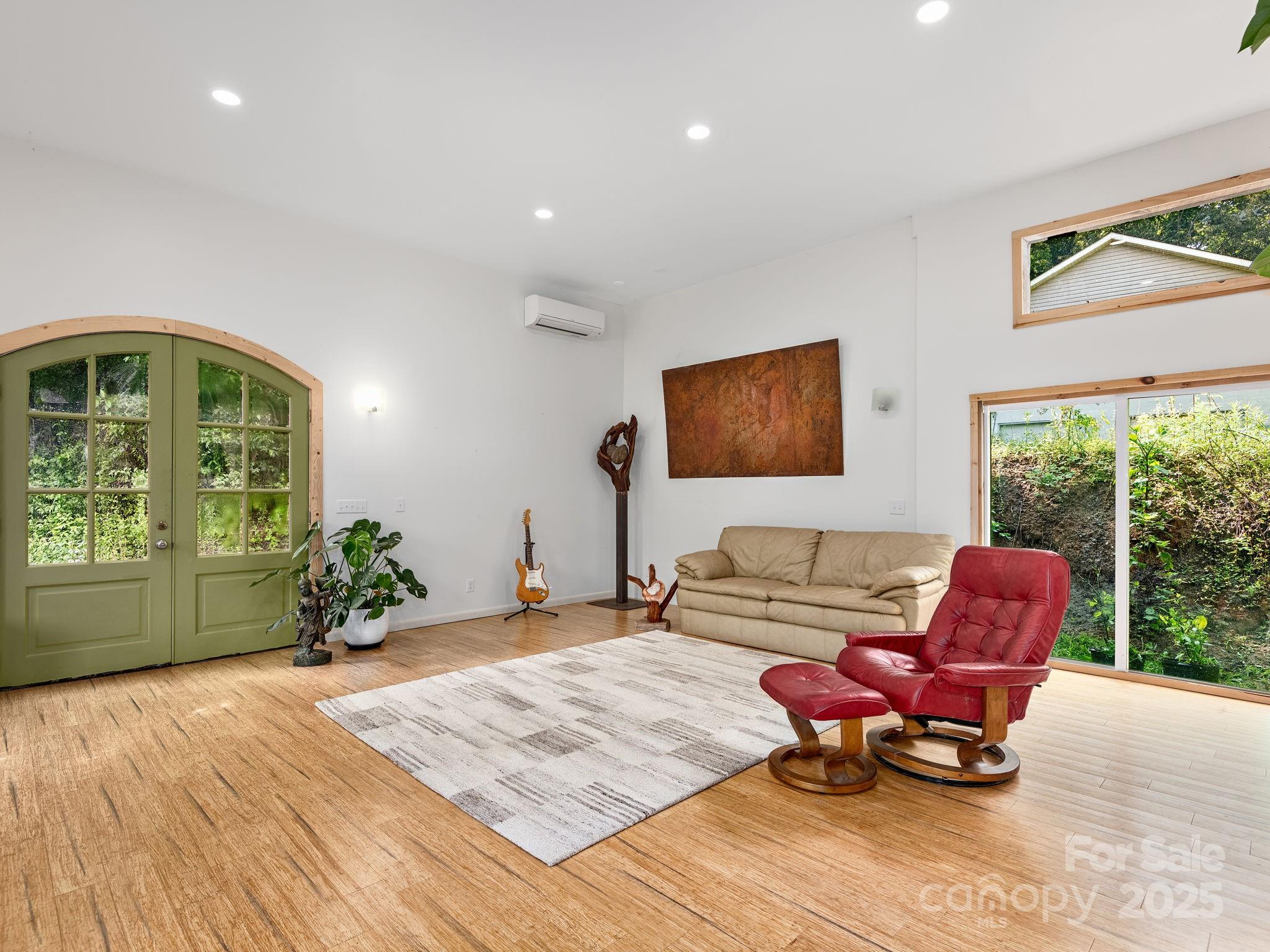 20 Frontier Court
