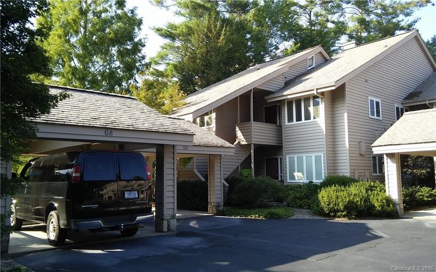 Very desirable, private gated, end-unit Condo in Country Club Village, part of Lake Toxaway Country Club.  New full interior $200k+ remodel. On the shores of Lk Toxaway; w/i walking distance to the LTCC and all amenities, including a Deeded Boat Slip! This 4/4 - 2 story home has hardwood and tile floors, wet bar, granite, new appliances +++. Must see to appreciate! Lake, Mountain & Historic Greystone Inn views from balcony & patio! Heated pool is also just steps from your new home. Won't last.