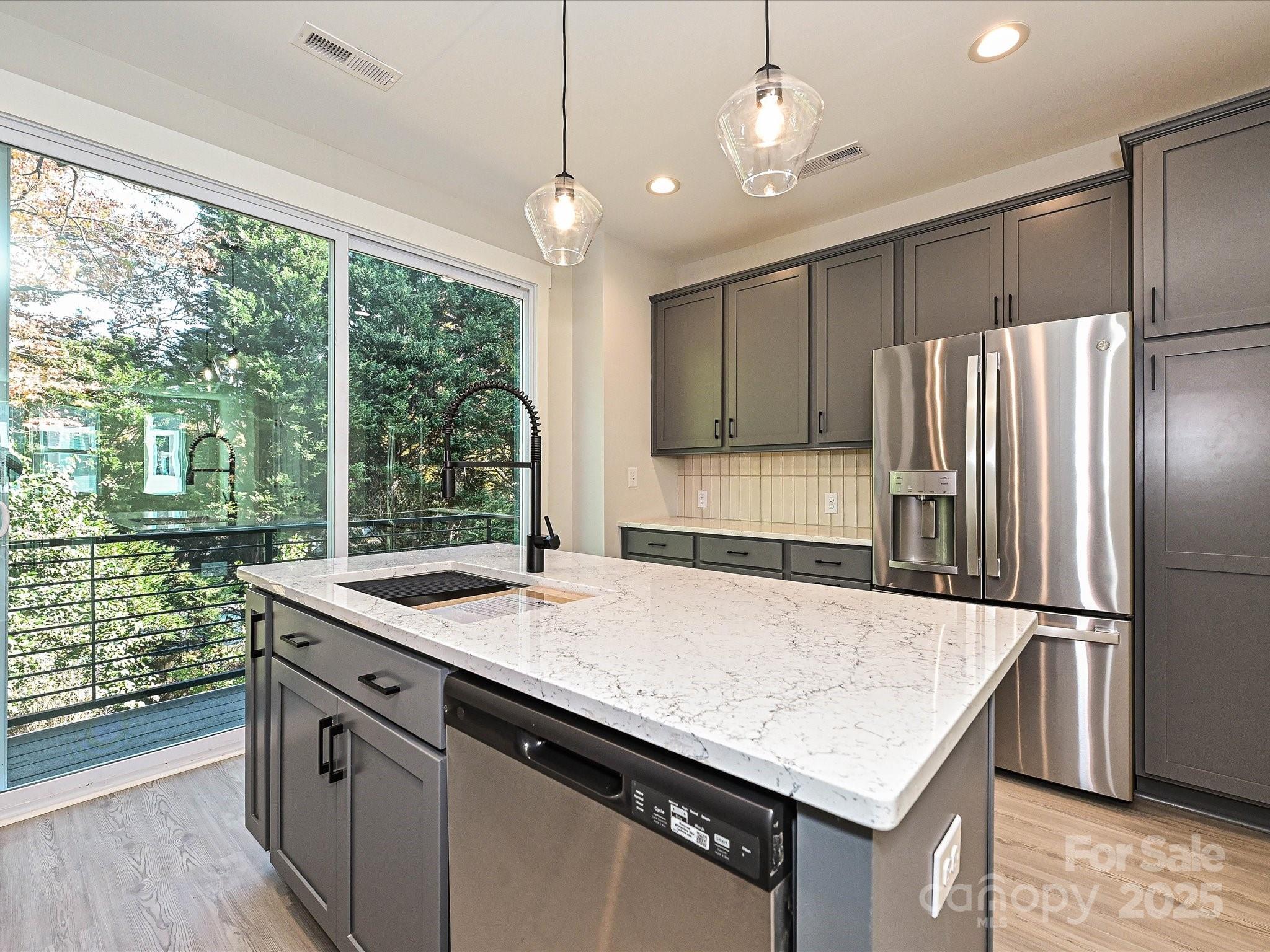 1419 Collier Walk Alley CSW0208