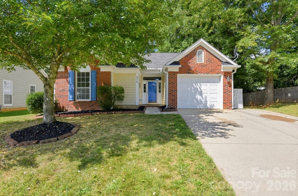 9210 ROTHERHAM LN, CHARLOTTE, NC 28216 - Image e9ce19b4cee5fdf60c2284d76e640d14/3737595743