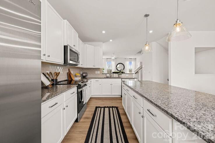 1018 Fairway Green Lane Landon 4BR