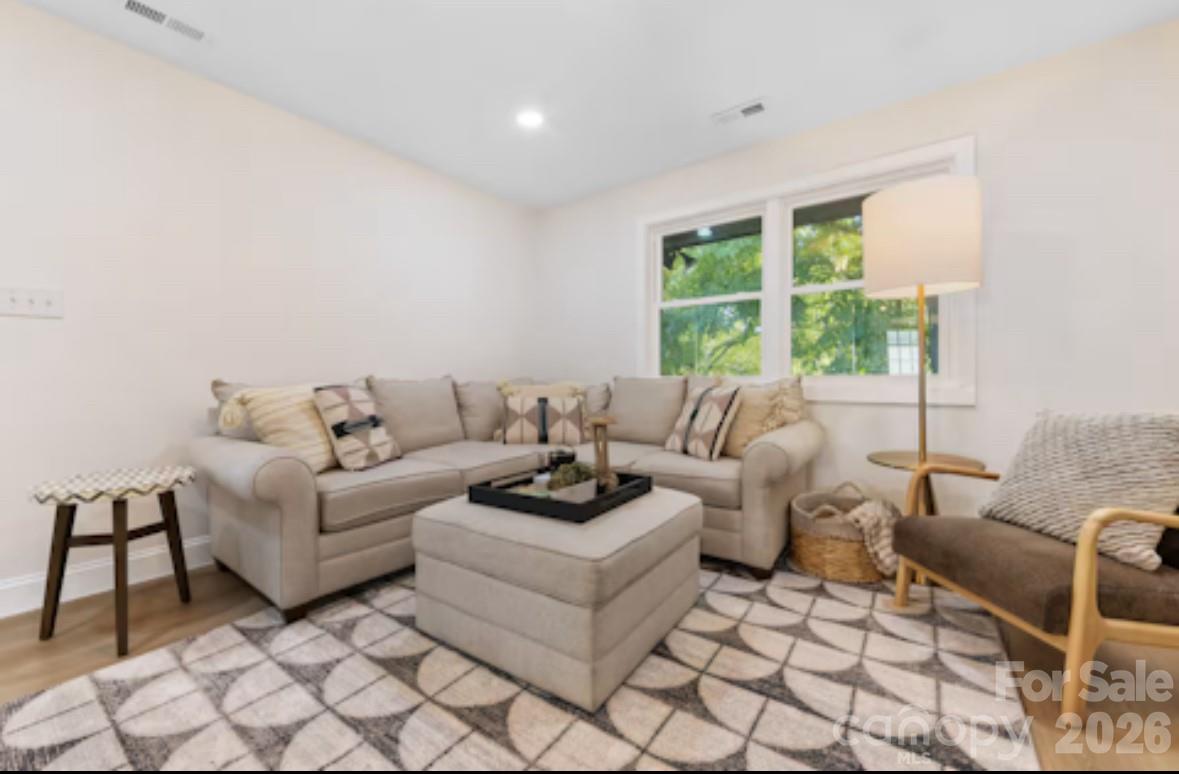 3445/3447 Tappan Place