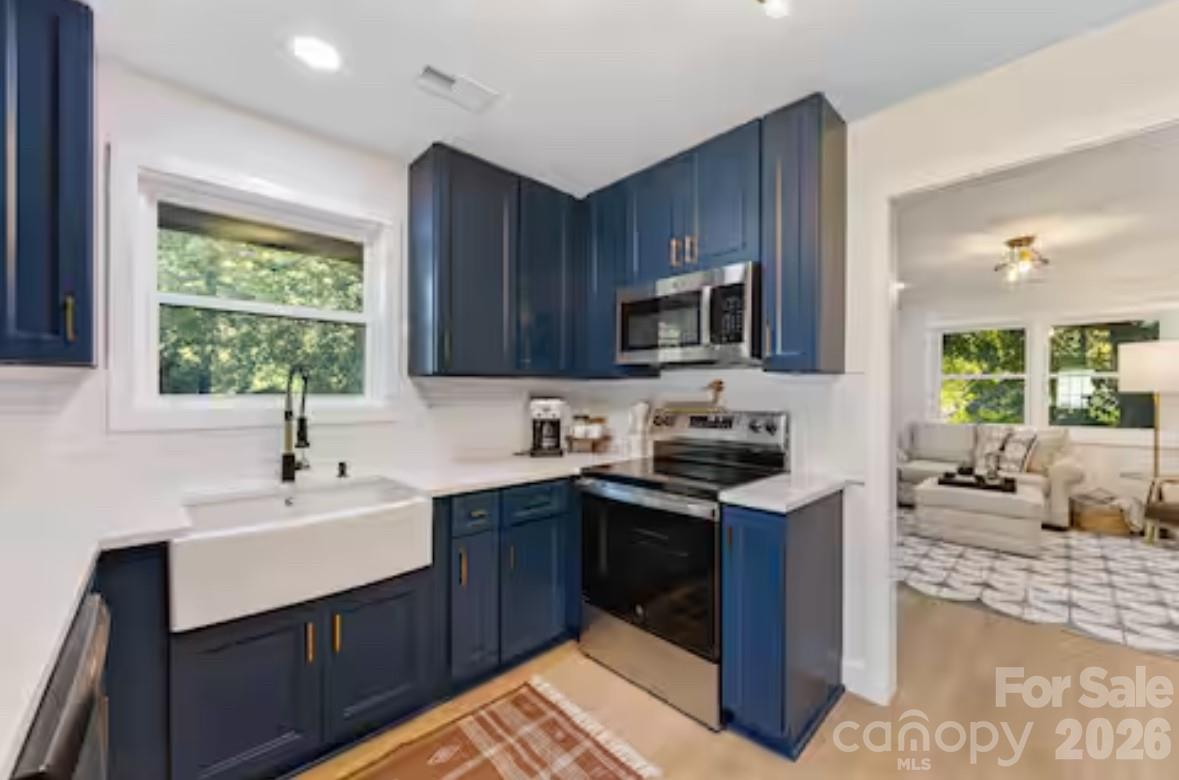 3445/3447 Tappan Place