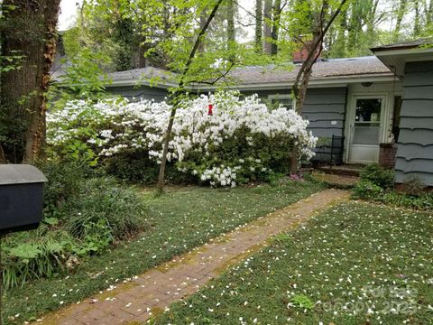 Photo of 133 Wonderwood Drive, Charlotte, NC 28211 (MLS # 4309302)