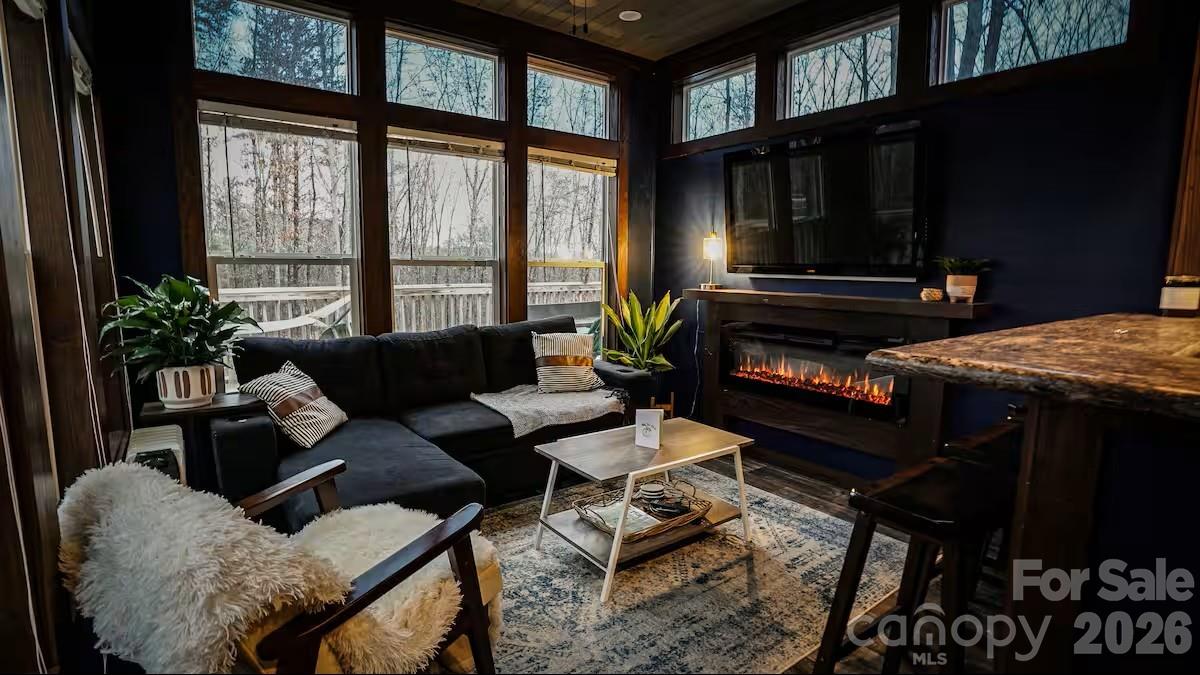 221 Summerfield Lane