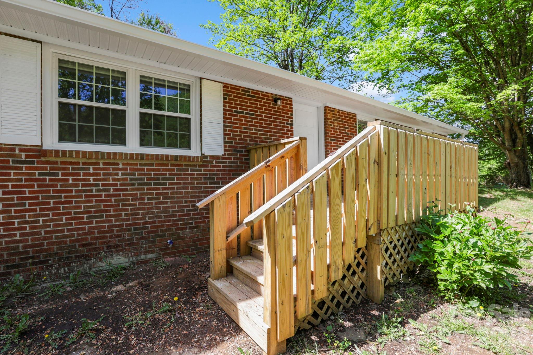 1007 N Fork Road