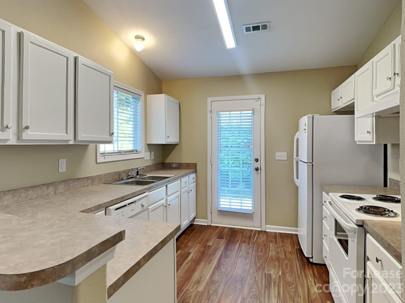 Meadowhill - Residential Lease