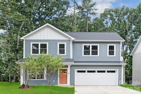 Photo of 9222 Pinenoll Lane, Charlotte, NC 28215 (MLS # 4376758)