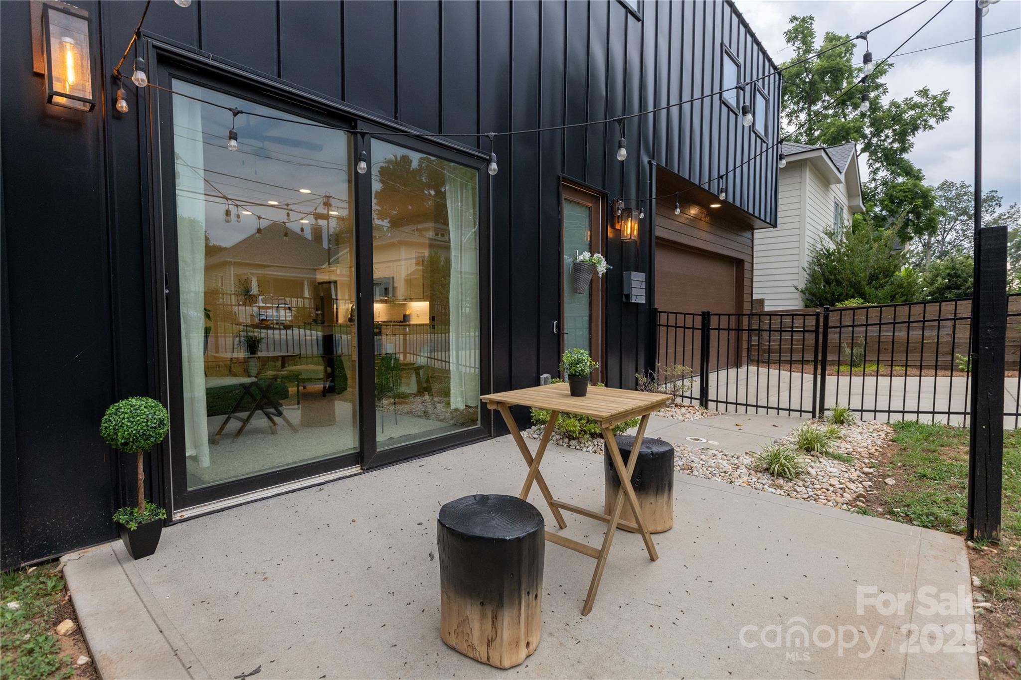 2107 W Trade Street