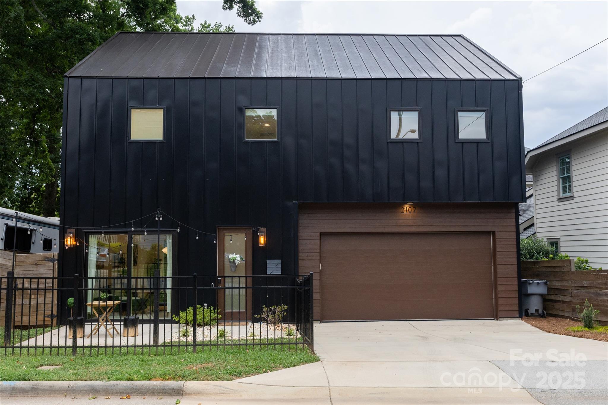 2107 W Trade Street