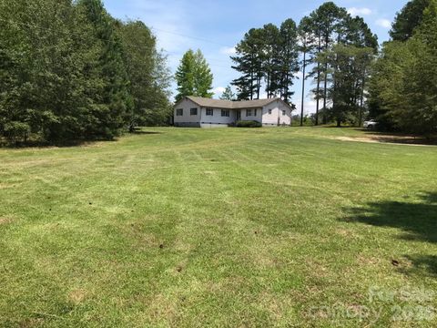 Photo of 1097 Stadium Road, Pageland, SC 29728 (MLS # 4361056)