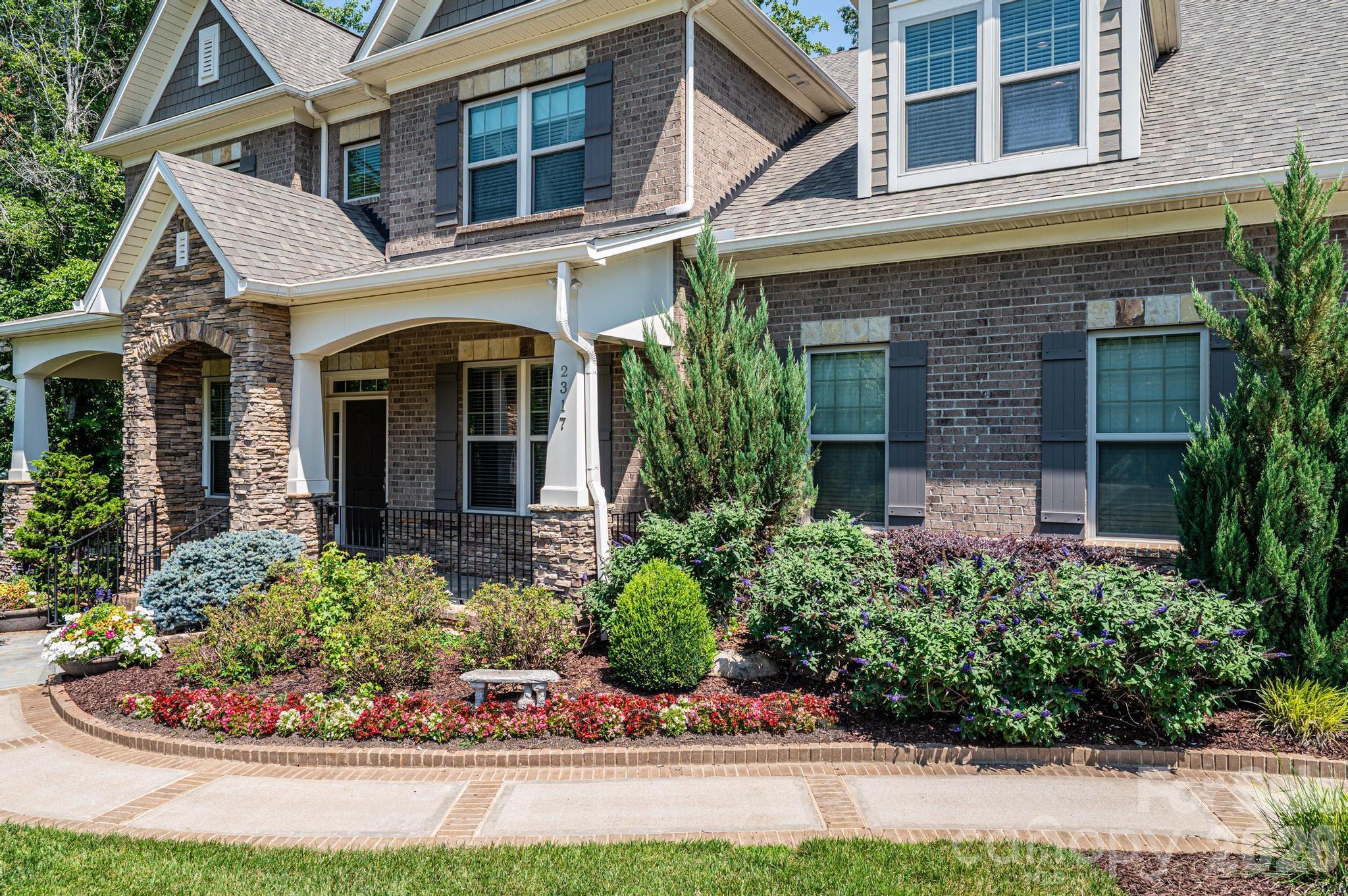 2317 Sommerton Glen