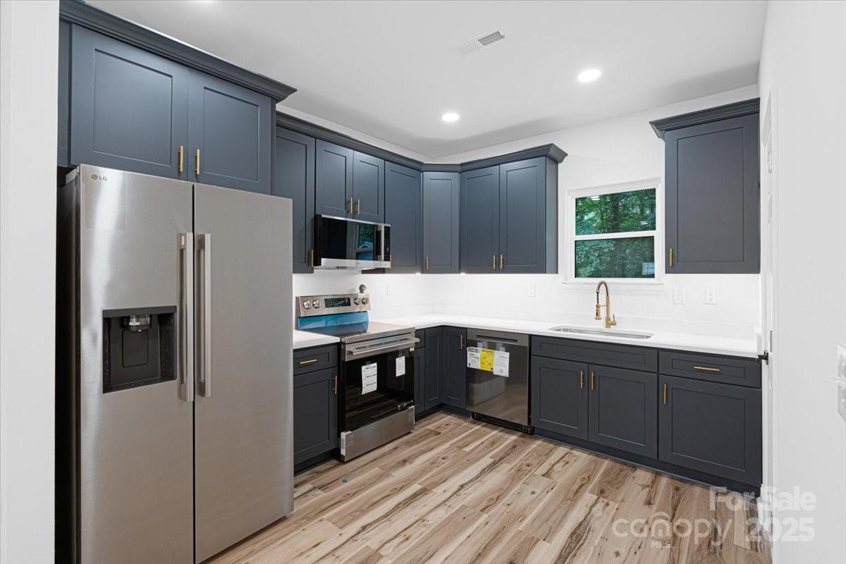 252 7th Street SE
