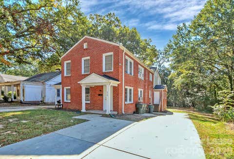 Photo of 521 Sixth Avenue W, Gastonia, NC 28052 (MLS # 4413105)