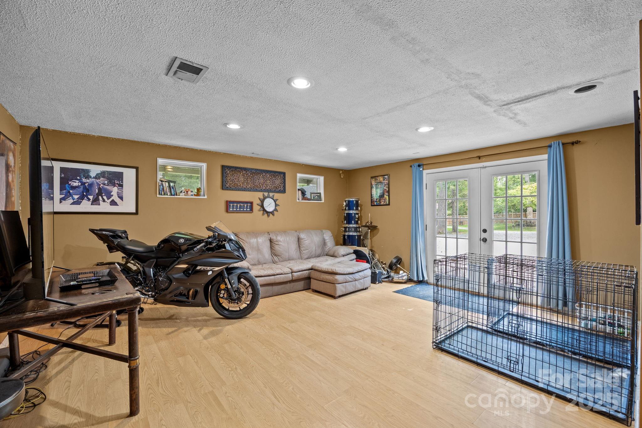 Forest Hills - Residential