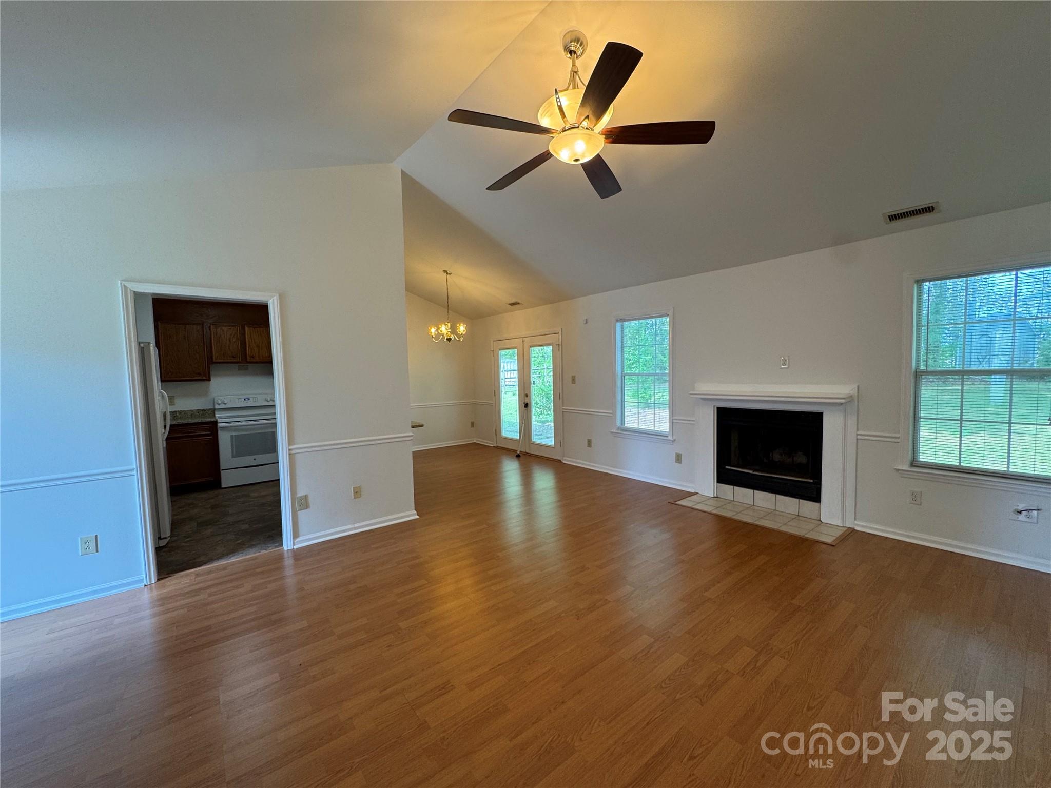 2504 Faircroft Way