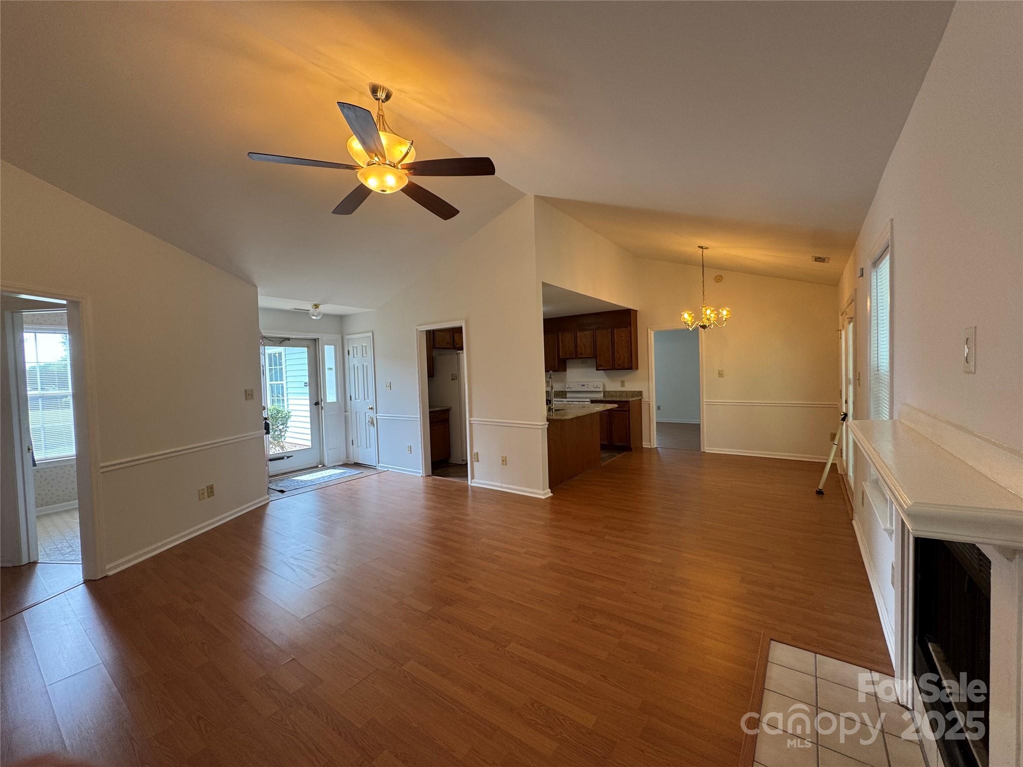 2504 Faircroft Way