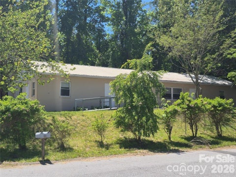 Photo of 1745 Meadowbrook Terrace, Hendersonville, NC 28792 (MLS # 4402544)
