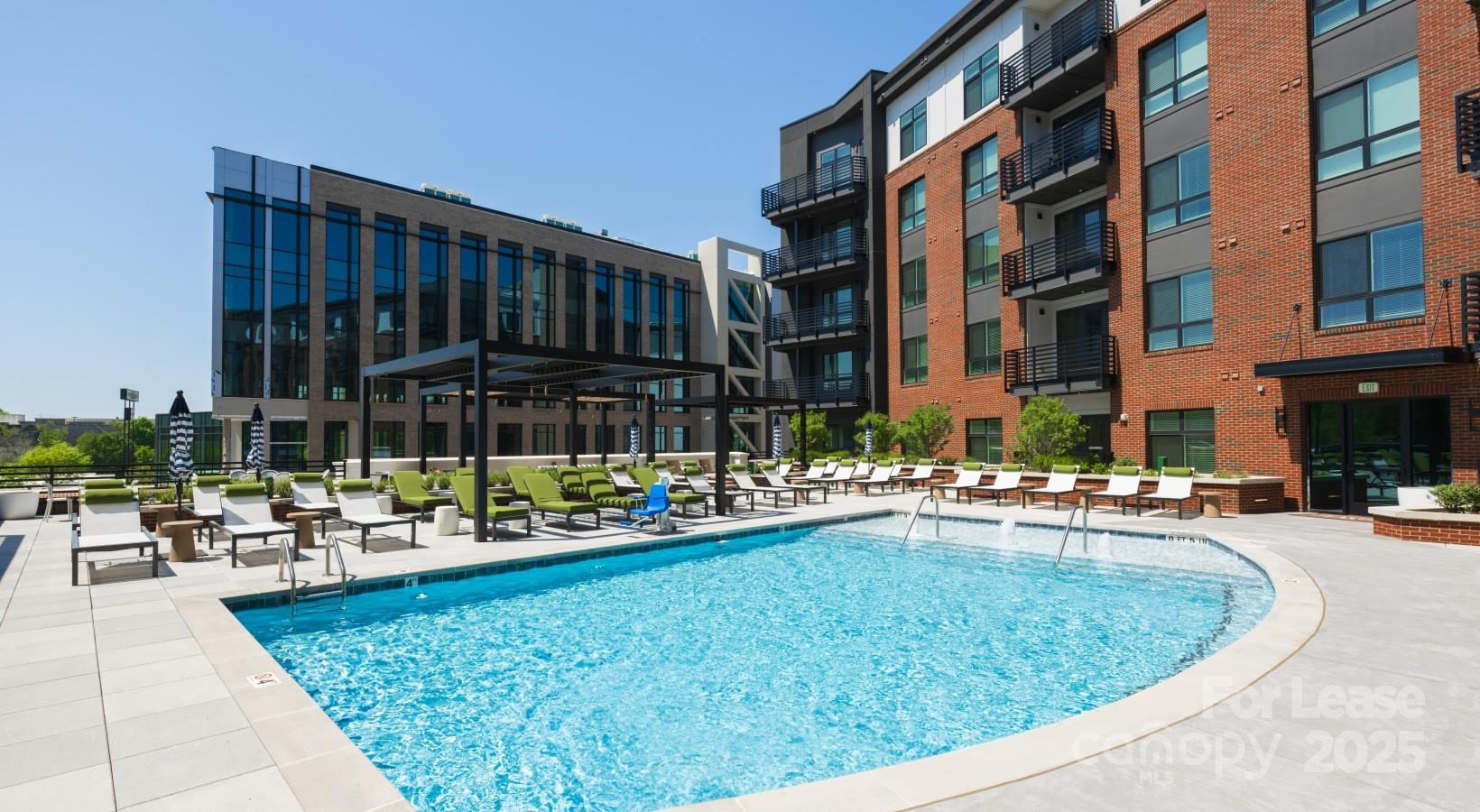 Charlotte, North Carolina 28205, United States, 2 Bedrooms Bedrooms, ,2 BathroomsBathrooms,Residential,Active,46955