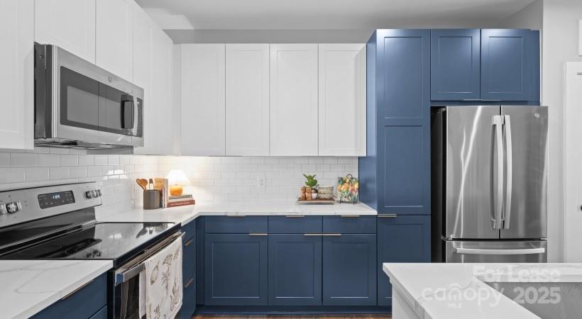 Charlotte, North Carolina 28205, United States, 2 Bedrooms Bedrooms, ,2 BathroomsBathrooms,Residential,Active,46955