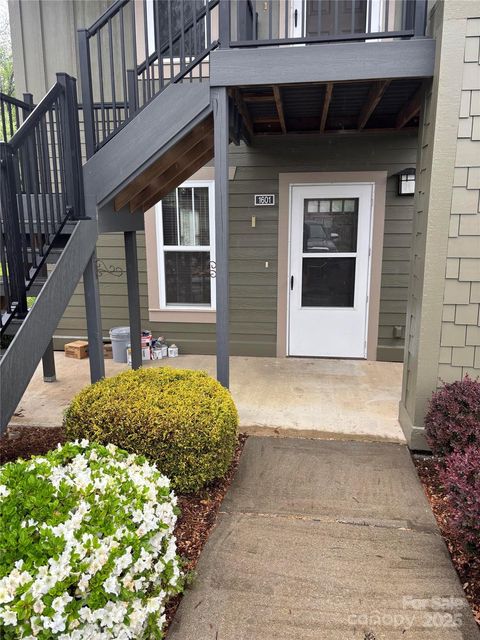 1601 Deermouse Way Hendersonville NC 28792