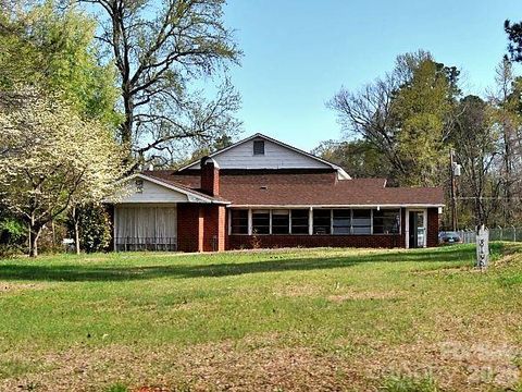 Photo of 8106 Mount Holly Road, Charlotte, NC 28214 (MLS # 4395863)