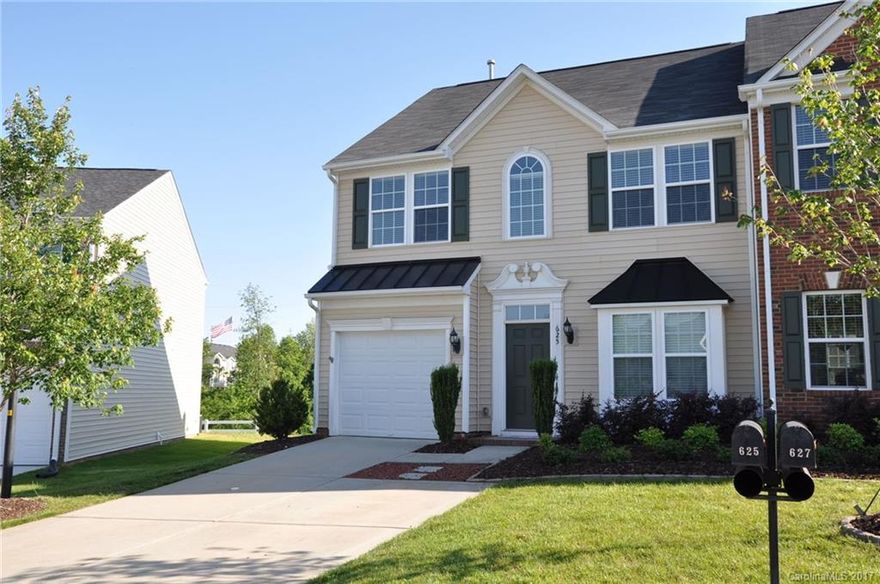 End Unit with Lots of Windows!  Granite Counters with Stainless Steel Appliances including Refrigerator.  Open Floorplan with Formal Dining Room and Sun Room.  Pre-finished Wood Floors with Cherry Finish.  Master Bedroom/Bathroom has 2 Closets, Double Sinks, Garden Tub and Shower. Ceiling Fans in all Bedrooms and In Living Room. Oversized Patio with Travertine.  Washer/Dryer Remain.  Home Warranty Included.  Fort Mill Schools.  Minutes to I-77, Tega Cay, Shopping, Restaurants, etc.