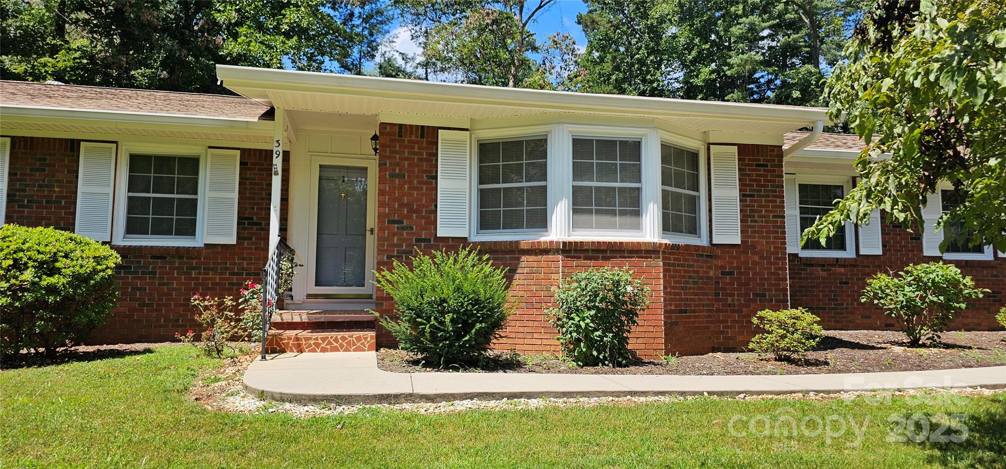 39 Ferncliff Drive