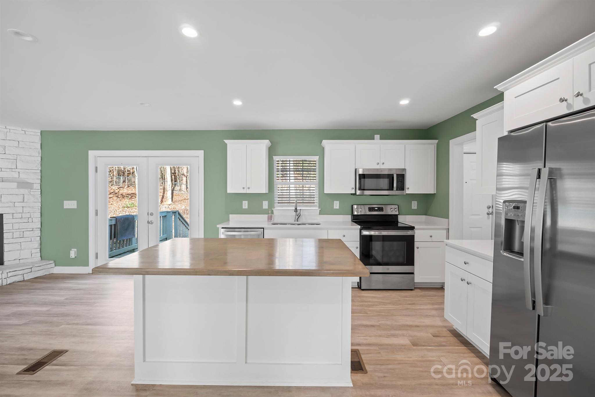 3433 Spinner Court