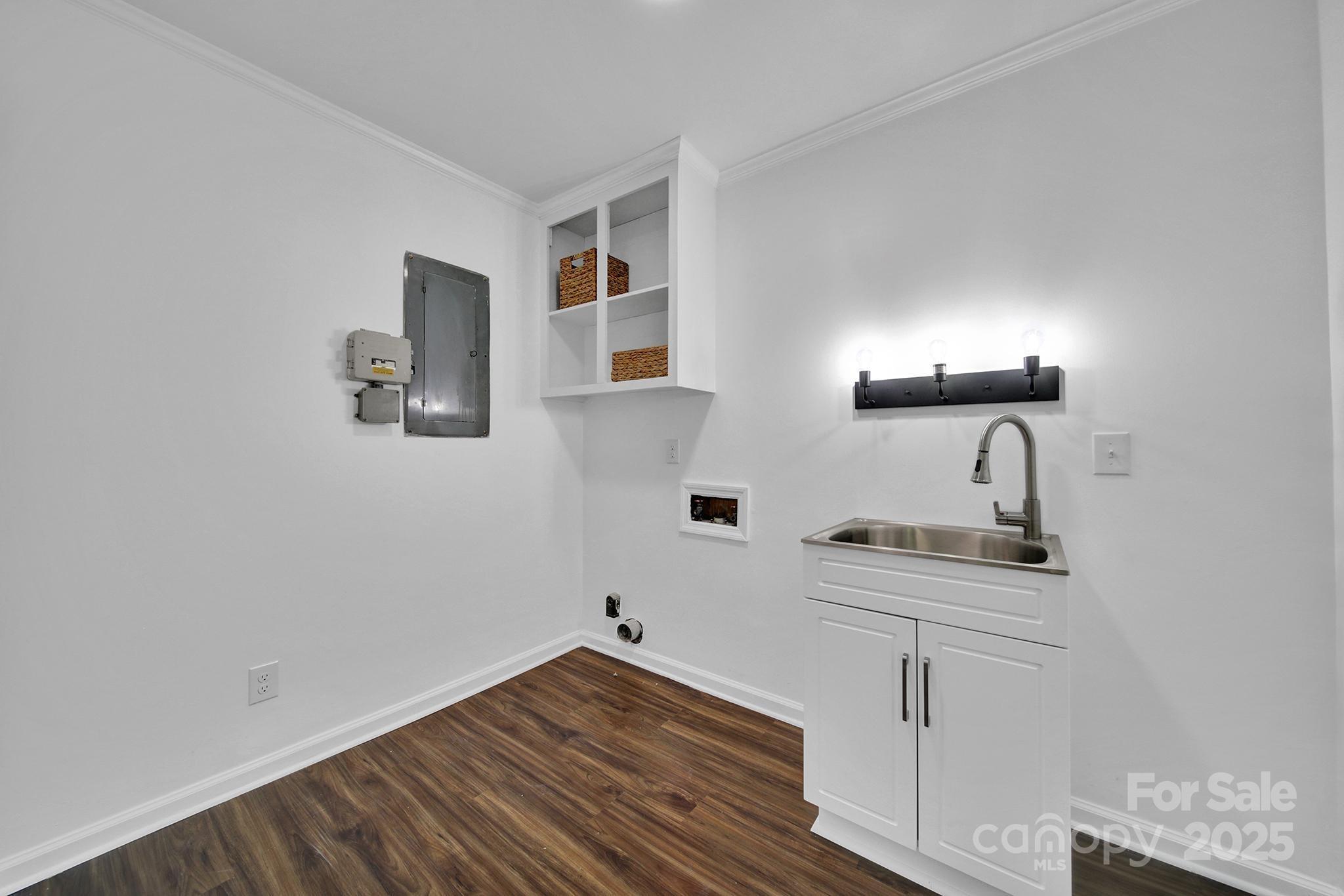 Country Club Estates - Residential