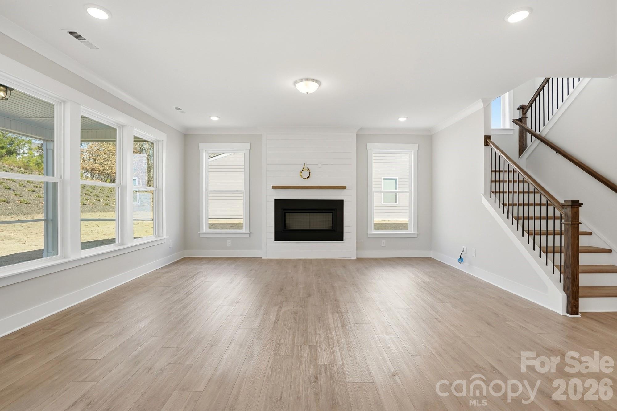 5054 McLaughlin Loop