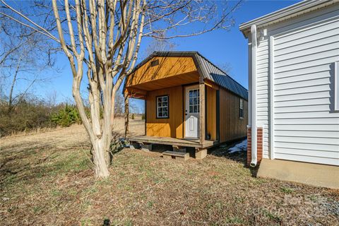 A home in Tryon