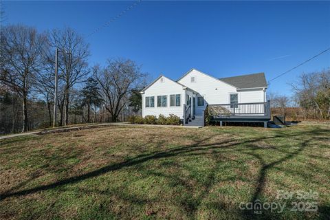 A home in Tryon