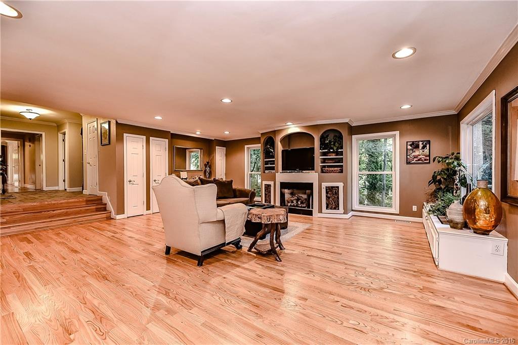 Tega Cay - Residential