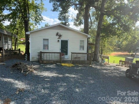 Photo of 184 Deer Park Road, Mount Gilead, NC 27306 (MLS # 4423228)
