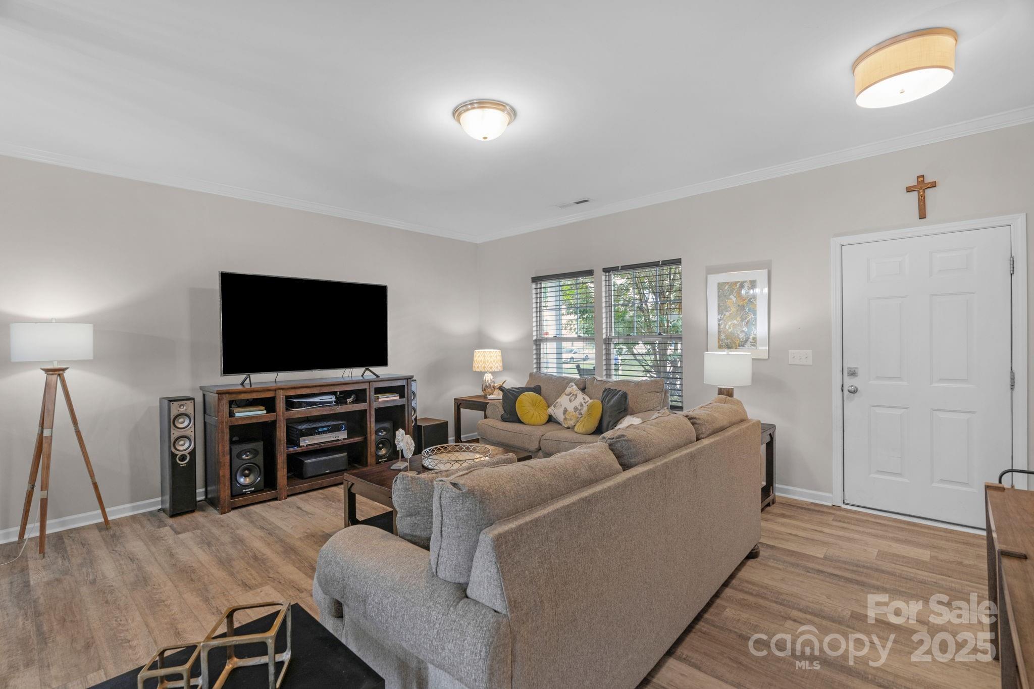 Newport Lakes - Residential